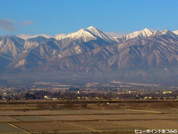 冬の安曇野と常念岳