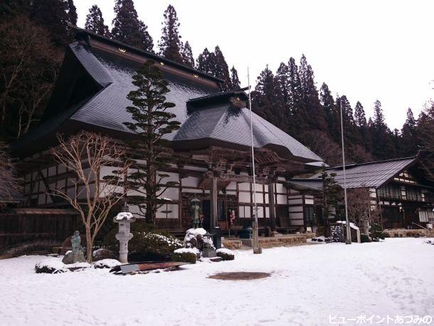 雪の満願寺