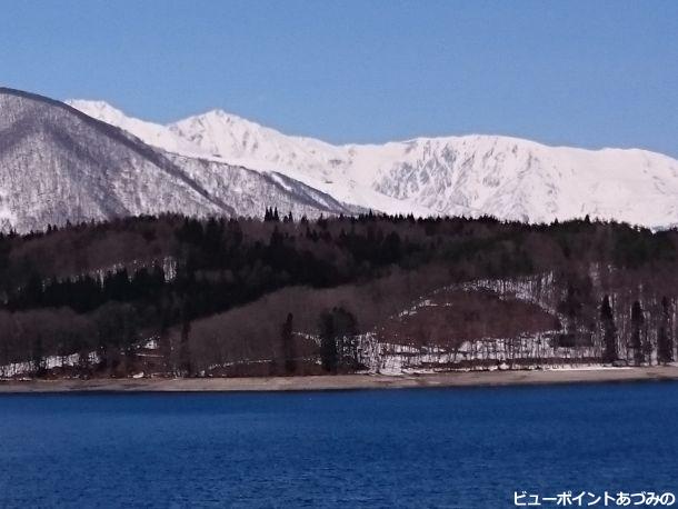 青木湖と白馬岳