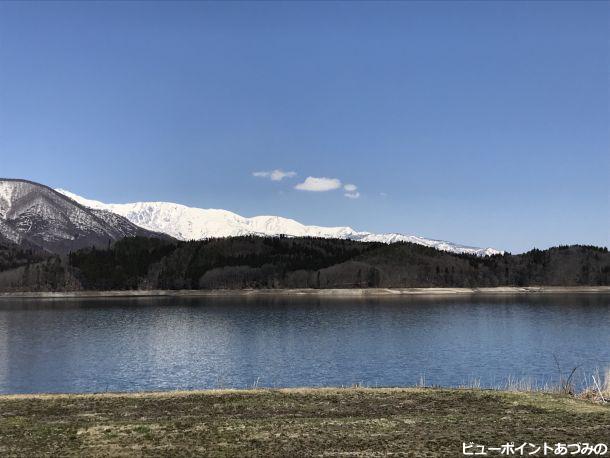 春を待つ青木湖