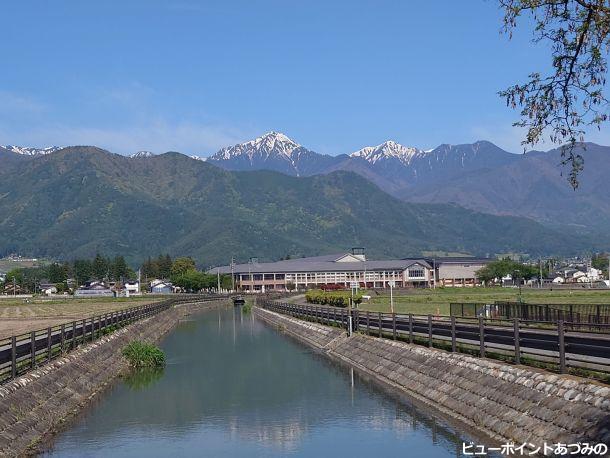 拾ヶ堰と常念岳