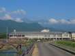 堀金小学校と常念岳