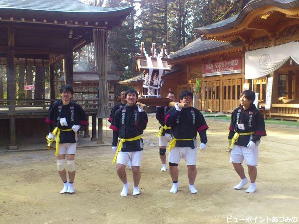 穂高あめ市健壮団神輿