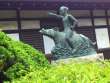 犀龍と泉小太郎像