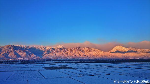 凍てつく早朝の安曇野