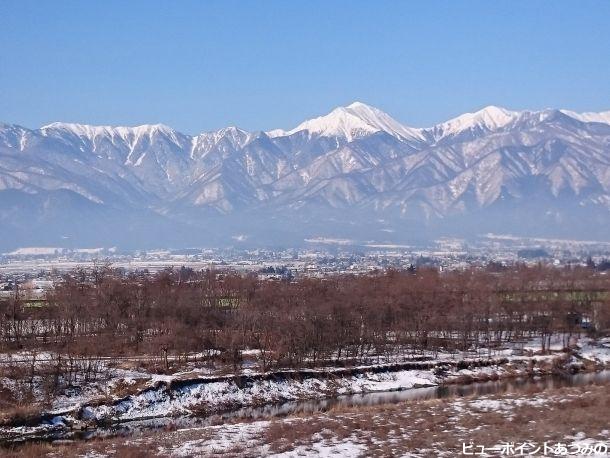 河畔林と常念岳