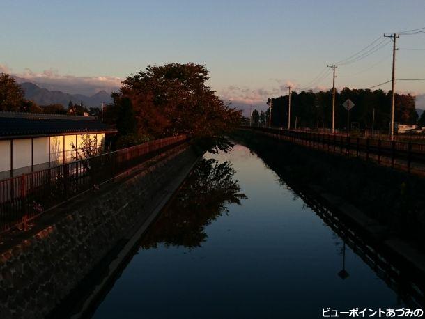 水鏡の拾ヶ堰