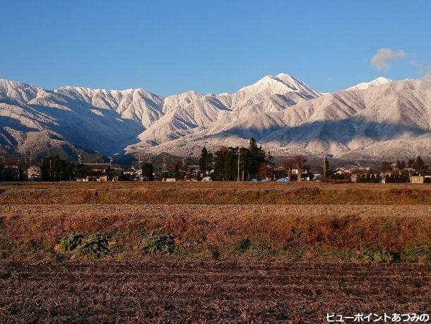 白銀の常念岳