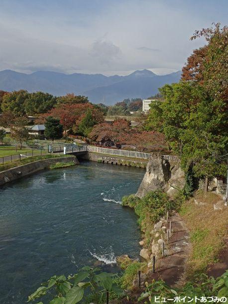 秋の明科・龍門淵