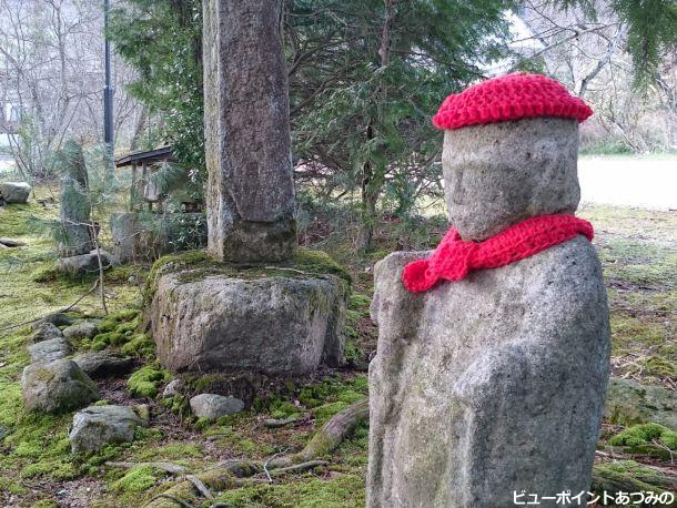 苔むした参道