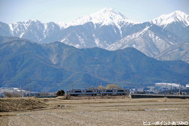 山麓を往く大糸線