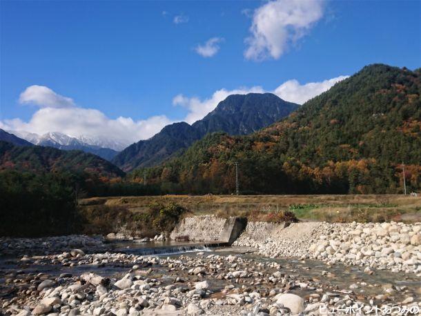 有明山と中房川