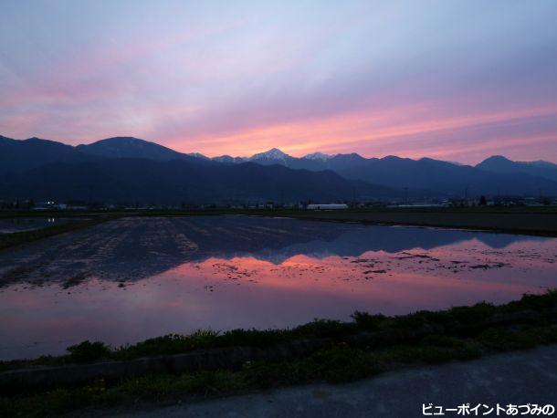 夕やけの水鏡