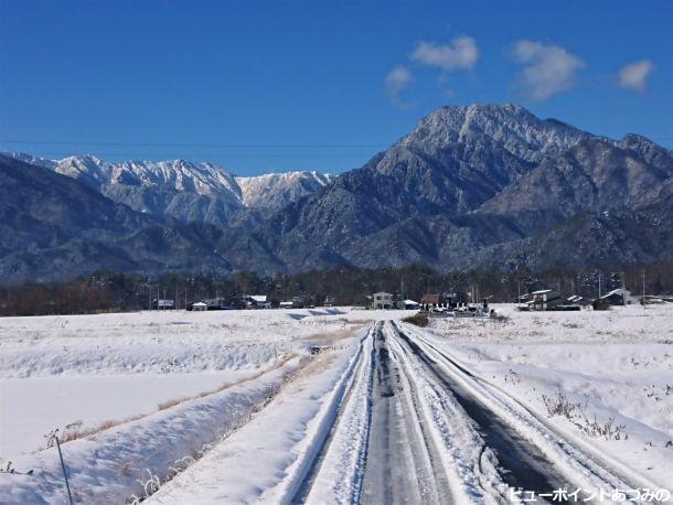 雪路の轍