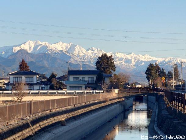 拾ヶ堰と後立山連峰