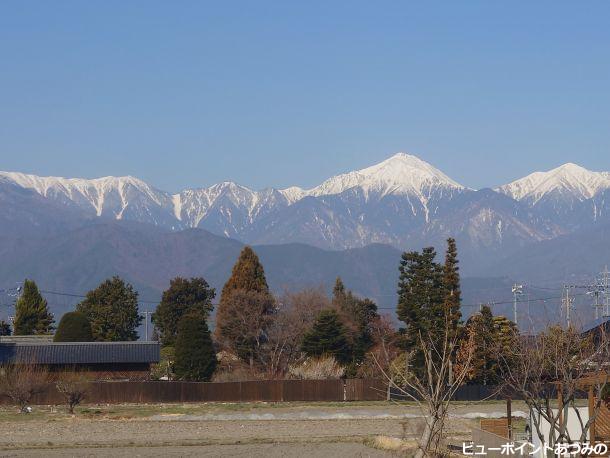 屋敷林と常念岳