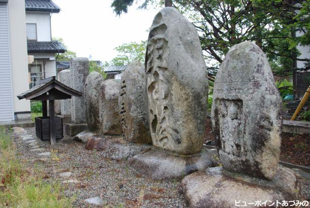 豊科重柳の道祖神