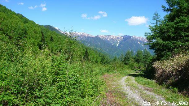 大峠の先に続く道