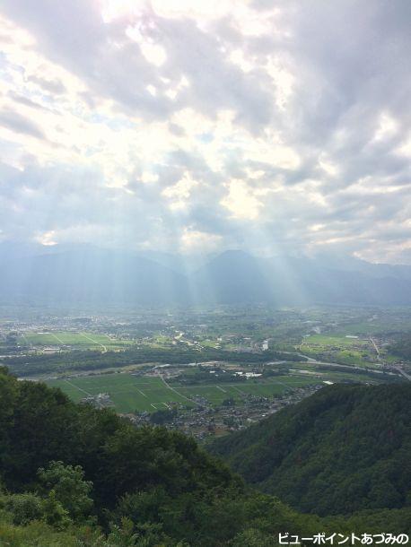 安曇野平野の光芒