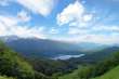 夏雲を映す青木湖